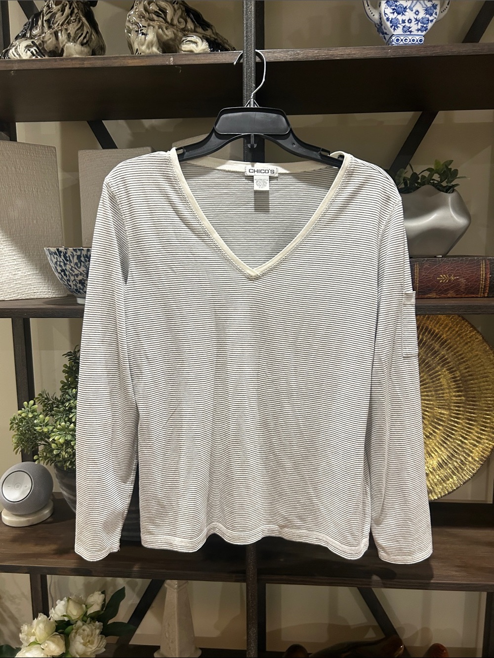 Chico's Cream & Light Gray Thin-Stripe V-Neck Long Sleeve Top size 1